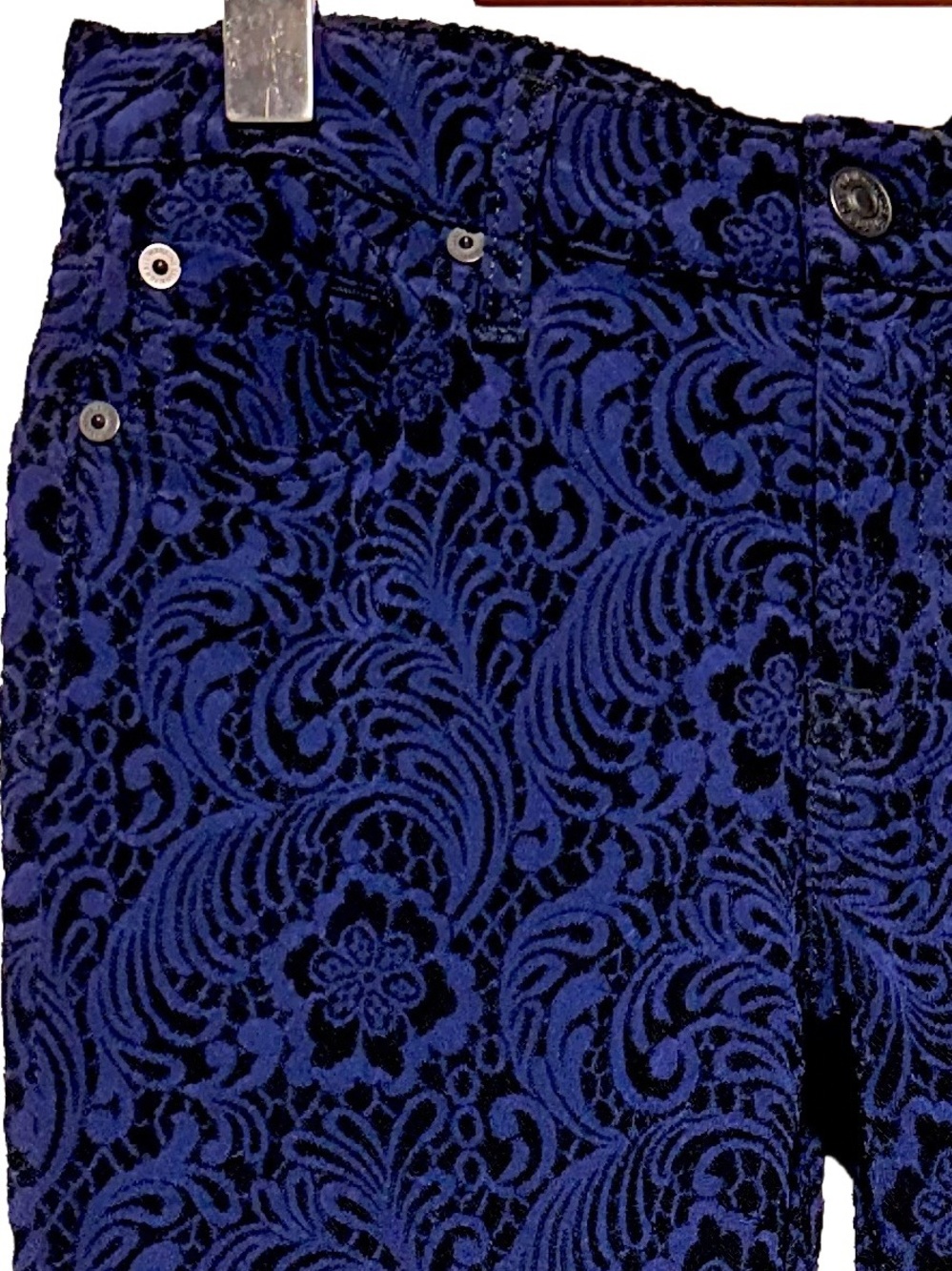 7 For All Mankind Gwenevere Blue Black Flocked Jacquard Skinny Jeans 28
